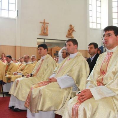 26 mai: Roman: Noi preoţi în via Domnului