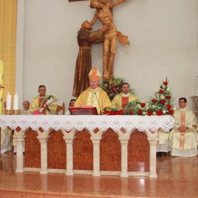 26 mai: Roman: Noi preoţi în via Domnului