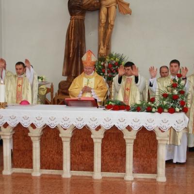 26 mai: Roman: Noi preoţi în via Domnului