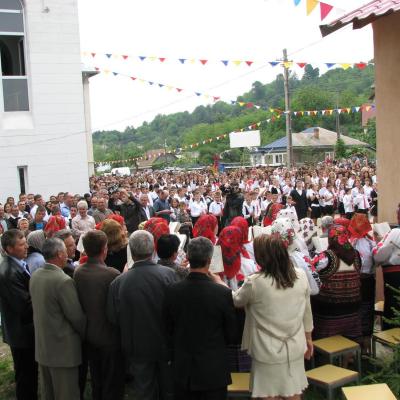 28 mai: Cleja "Sfântul Francisc": Administrarea sfântului Mir