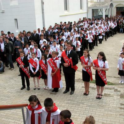 28 mai: Cleja "Sfântul Francisc": Administrarea sfântului Mir