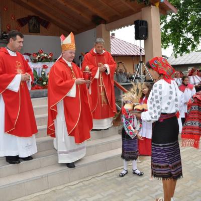 28 mai: Cleja "Sfântul Francisc": Administrarea sfântului Mir