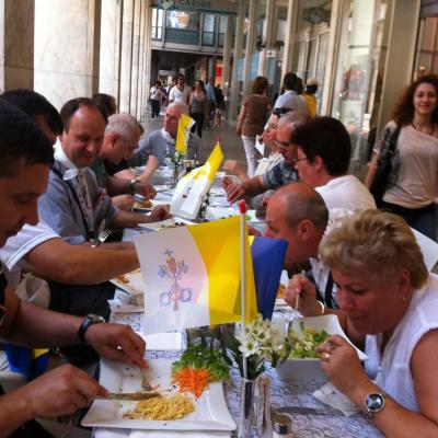 30 mai - 3 iunie: Milano: Întâlnirea Mondială a Familiilor (II)