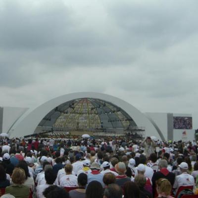 31 mai - 3 iunie: Pelerini la Întâlnirea Mondială a Familiilor