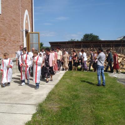 3 iunie: Pârgăreşti: Prima Sfântă Împărtăşanie