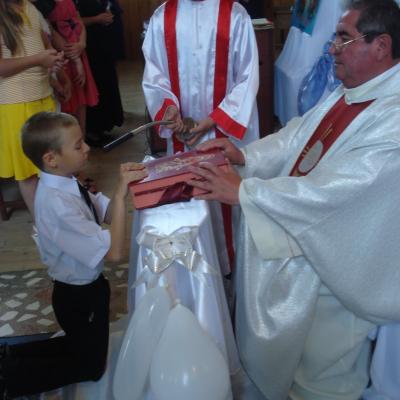 3 iunie: Pârgăreşti: Prima Sfântă Împărtăşanie