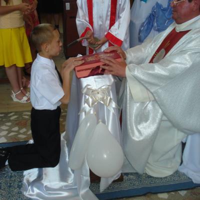 3 iunie: Pârgăreşti: Prima Sfântă Împărtăşanie