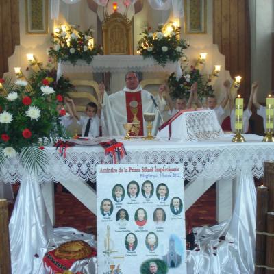 3 iunie: Pârgăreşti: Prima Sfântă Împărtăşanie