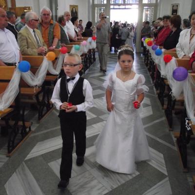 3 iunie: Târgu Ocna: Prima sfântă Împărtăşanie
