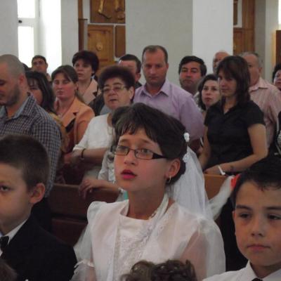 3 iunie: Târgu Ocna: Prima sfântă Împărtăşanie