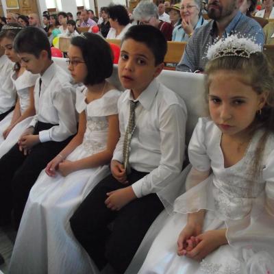3 iunie: Târgu Ocna: Prima sfântă Împărtăşanie