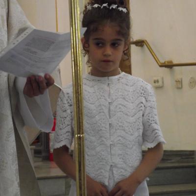 3 iunie: Târgu Ocna: Prima sfântă Împărtăşanie