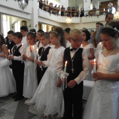 3 iunie: Târgu Ocna: Prima sfântă Împărtăşanie
