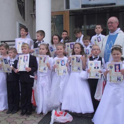 3 iunie: Târgu Ocna: Prima sfântă Împărtăşanie