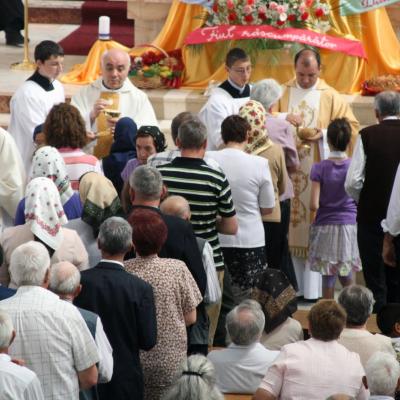3 iunie: Butea: Hramul comunităţii