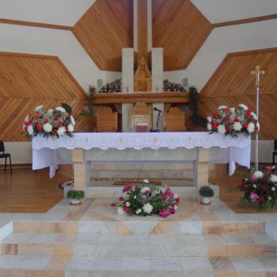 3 iunie: Dofteana: Prima sfântă Împărtăşanie