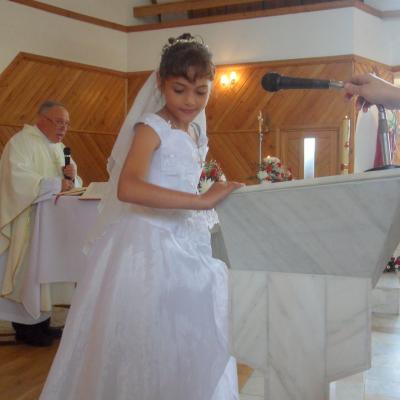 3 iunie: Dofteana: Prima sfântă Împărtăşanie