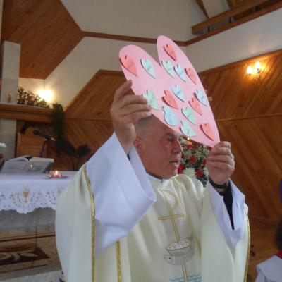 3 iunie: Dofteana: Prima sfântă Împărtăşanie