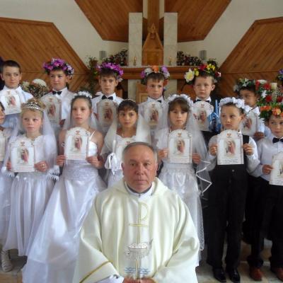 3 iunie: Dofteana: Prima sfântă Împărtăşanie