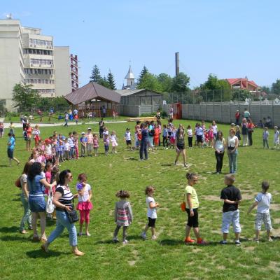 3 iunie: Paşcani: Festivalul copiilor