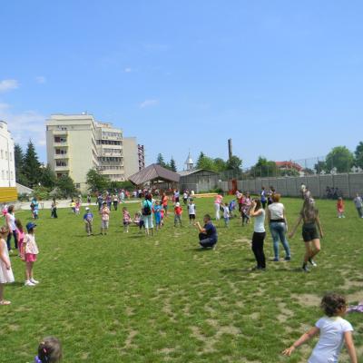 3 iunie: Paşcani: Festivalul copiilor