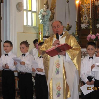 3 iunie: Botoşani: Prima Sfântă Împărtăşanie