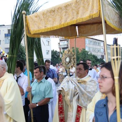 7 iunie: Bacău: Procesiunea cu preasfântul sacrament pe străzile oraşului
