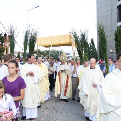7 iunie: Bacău: Procesiunea cu preasfântul sacrament pe străzile oraşului