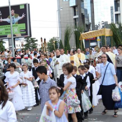 7 iunie: Bacău: Procesiunea cu preasfântul sacrament pe străzile oraşului