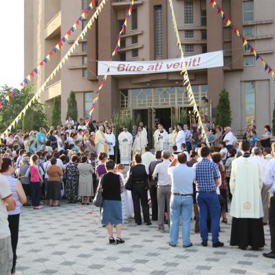 7 iunie: Bacău: Procesiunea cu preasfântul sacrament pe străzile oraşului