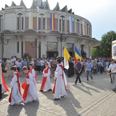 10 iunie: Procesiune cu Isus Euharisticul. Foto: Adrian Cuba