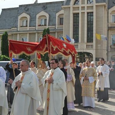 10 iunie: Procesiune cu Isus Euharisticul. Foto: Adrian Cuba