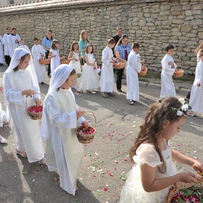 10 iunie: Procesiune cu Isus Euharisticul. Foto: Adrian Cuba