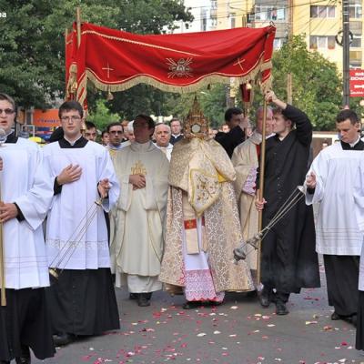 10 iunie: Procesiune cu Isus Euharisticul. Foto: Adrian Cuba