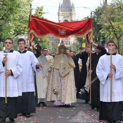 10 iunie: Procesiune cu Isus Euharisticul. Foto: Adrian Cuba