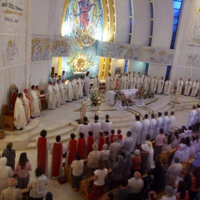 10 iunie: Iaşi: Procesiune cu Isus Euharisticul