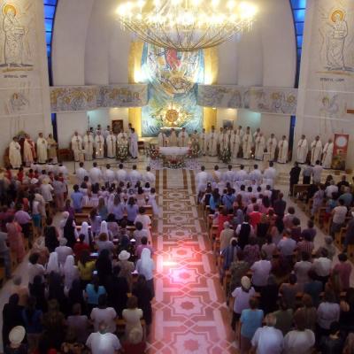 10 iunie: Iaşi: Procesiune cu Isus Euharisticul
