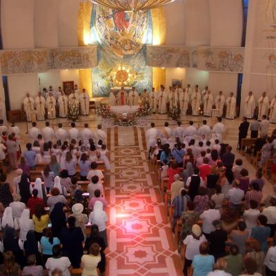 10 iunie: Iaşi: Procesiune cu Isus Euharisticul