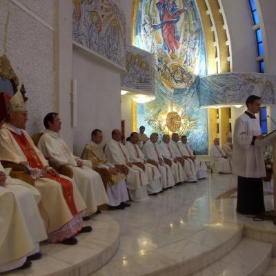 10 iunie: Iaşi: Procesiune cu Isus Euharisticul