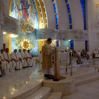 10 iunie: Iaşi: Procesiune cu Isus Euharisticul