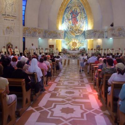 10 iunie: Iaşi: Procesiune cu Isus Euharisticul
