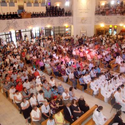 10 iunie: Iaşi: Procesiune cu Isus Euharisticul