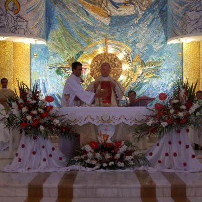 10 iunie: Iaşi: Procesiune cu Isus Euharisticul