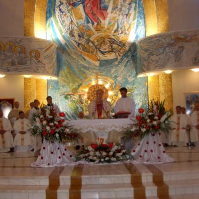 10 iunie: Iaşi: Procesiune cu Isus Euharisticul