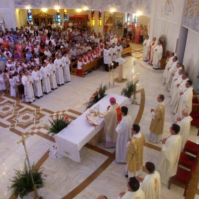 10 iunie: Iaşi: Procesiune cu Isus Euharisticul