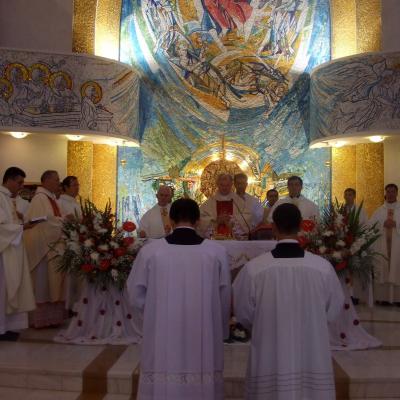 10 iunie: Iaşi: Procesiune cu Isus Euharisticul