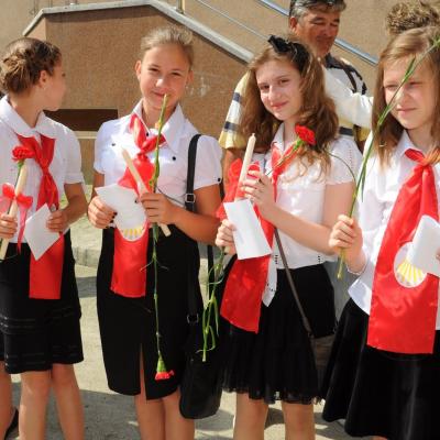 10 iunie: Bacău "Sfântul Nicolae": Conferirea sacramentului sfântului Mir