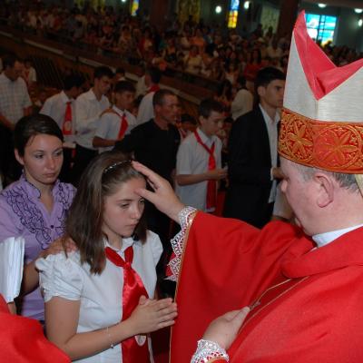 10 iunie: Bacău "Sfântul Nicolae": Conferirea sacramentului sfântului Mir