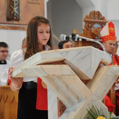 10 iunie: Bacău "Sfântul Nicolae": Conferirea sacramentului sfântului Mir