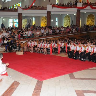 10 iunie: Bacău "Sfântul Nicolae": Conferirea sacramentului sfântului Mir